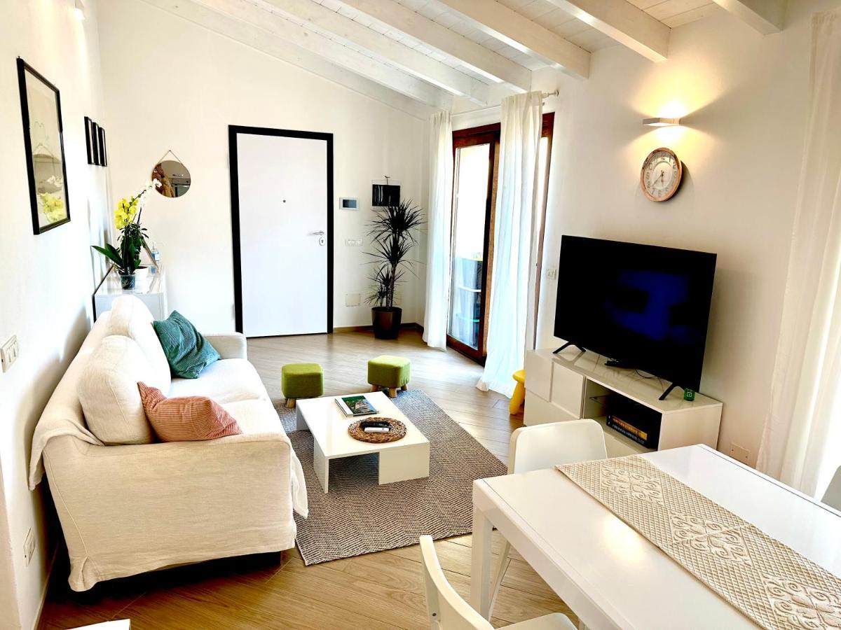 Waterfront Apartment Ольбія Екстер'єр фото