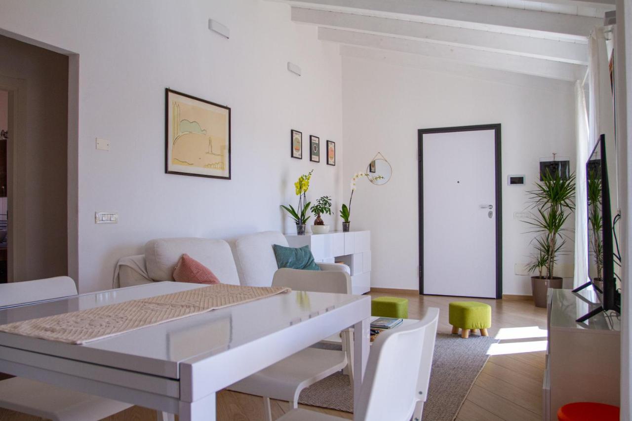 Waterfront Apartment Ольбія Екстер'єр фото