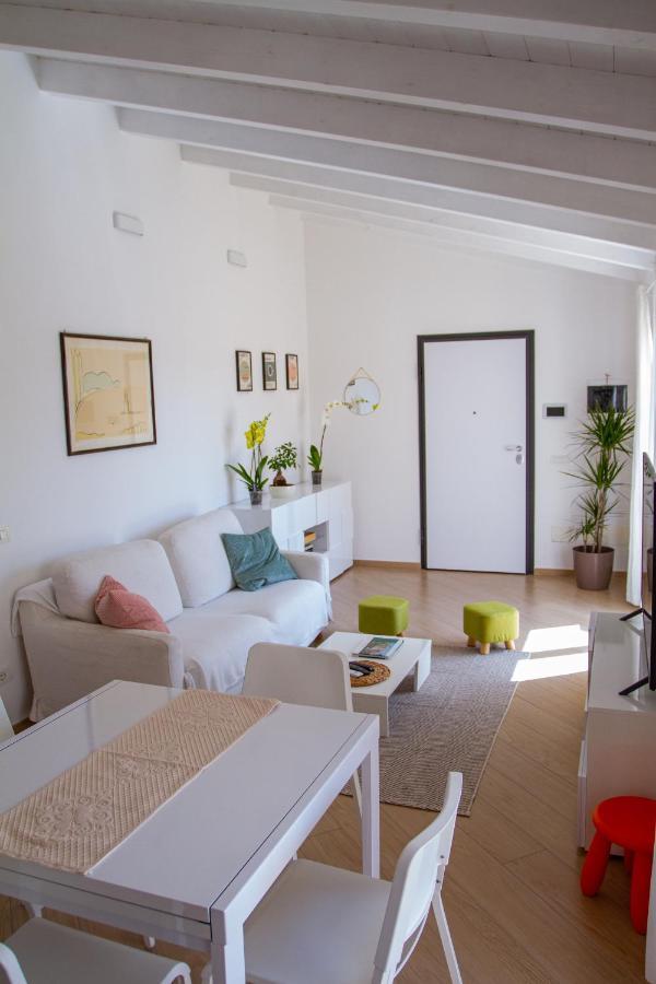 Waterfront Apartment Ольбія Екстер'єр фото